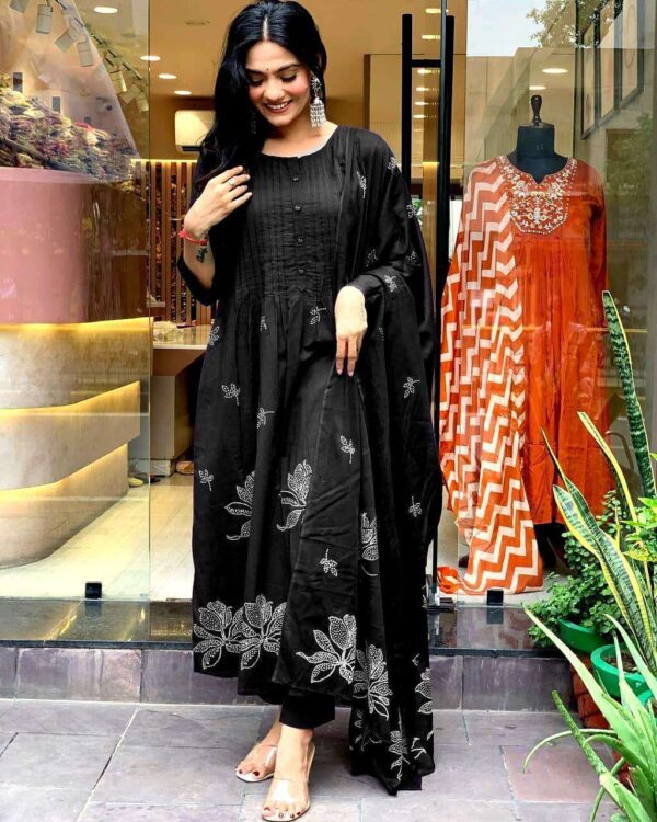 Chic Cotton Delight ? Embroidered Floral Printex Dress (L) - Image 5